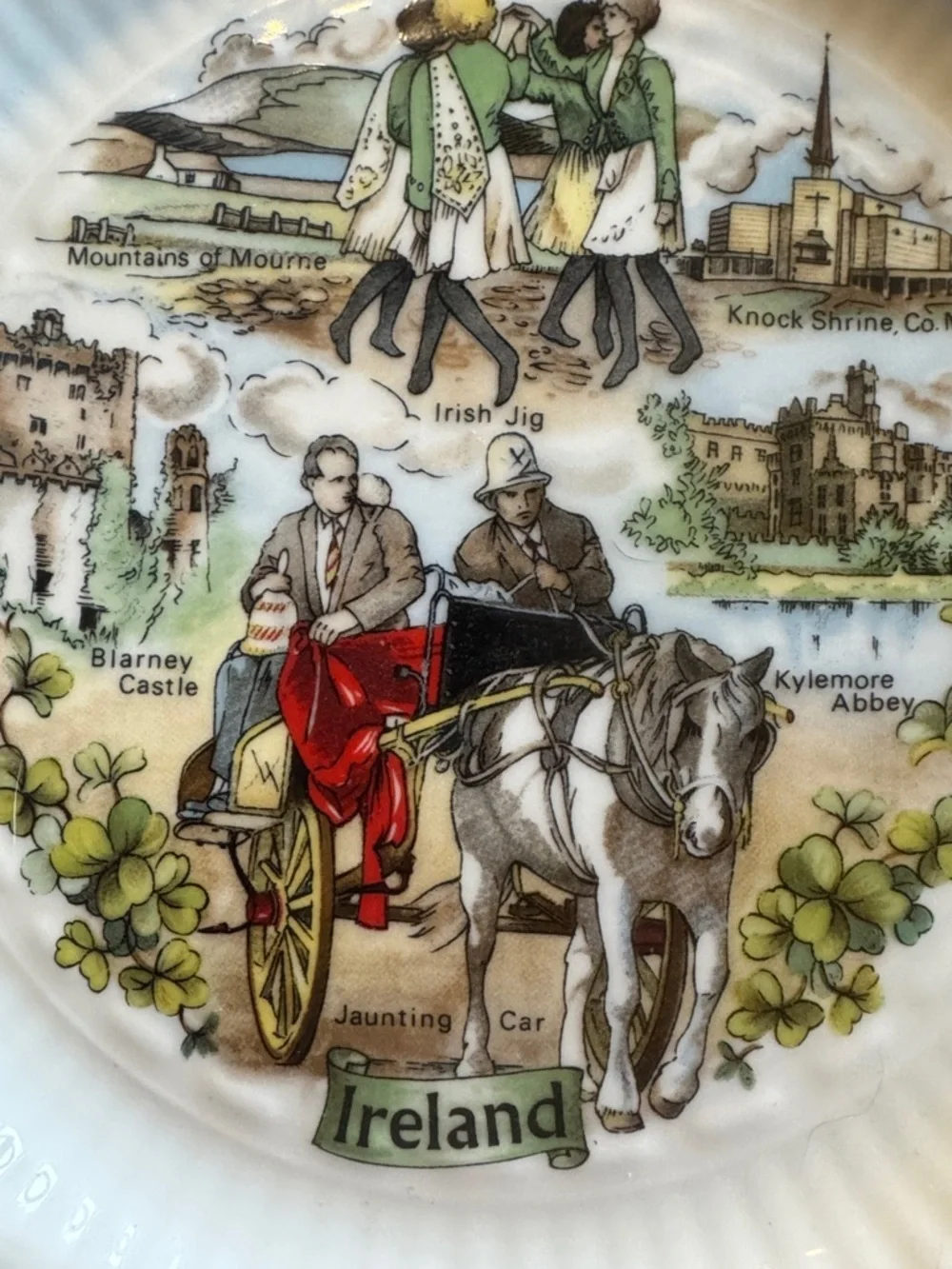Ireland Motif Ceramic 9